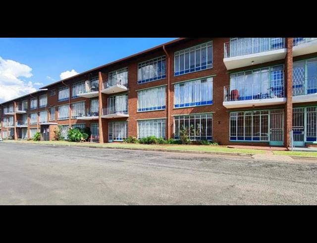 2 BEDROOM APARTMENT FOR SALE IN CRUYWAGEN PARK